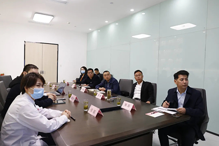 蜀山区人大常委会党组书记沈成富一行莅临沃瑞眼科医院调研指导