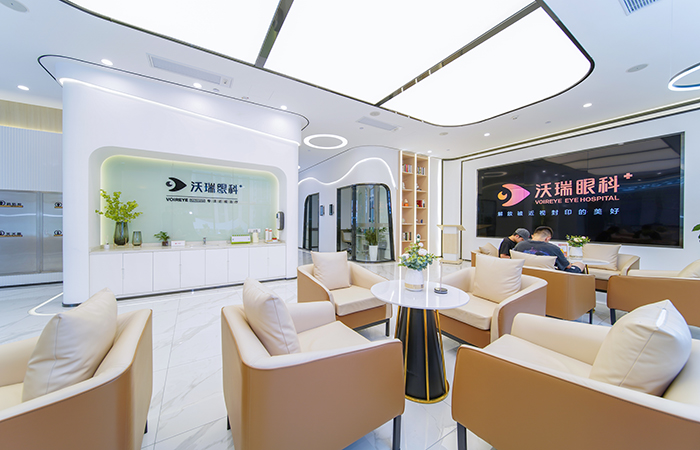 ICL人工晶体植入手术选择合肥沃瑞眼科可以吗？