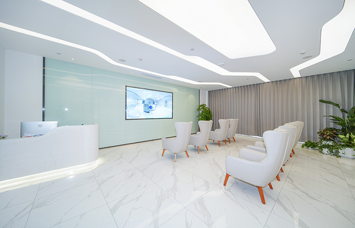 ICL晶体植入术案例多吗？