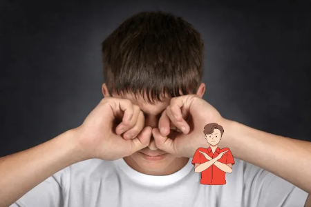 眼睛有黑影飘动怎么治？