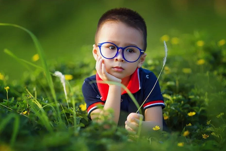 儿童视力矫正最好在几岁比较容易？