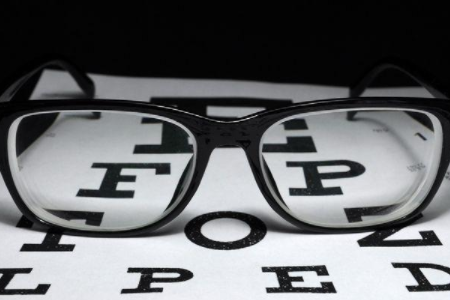 300度近视手术哪种安全呢？