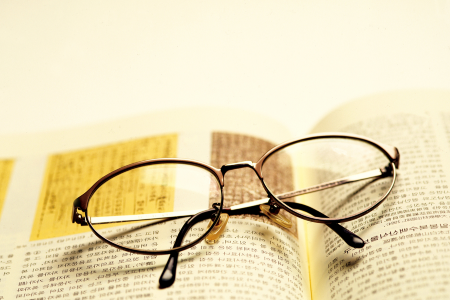 近视眼晶体植入手术后遗症分析