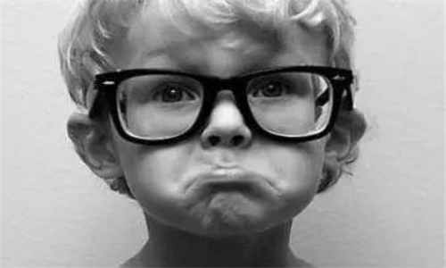 合肥眼科医院解说：近视激光手术是不是一定要去做呢？