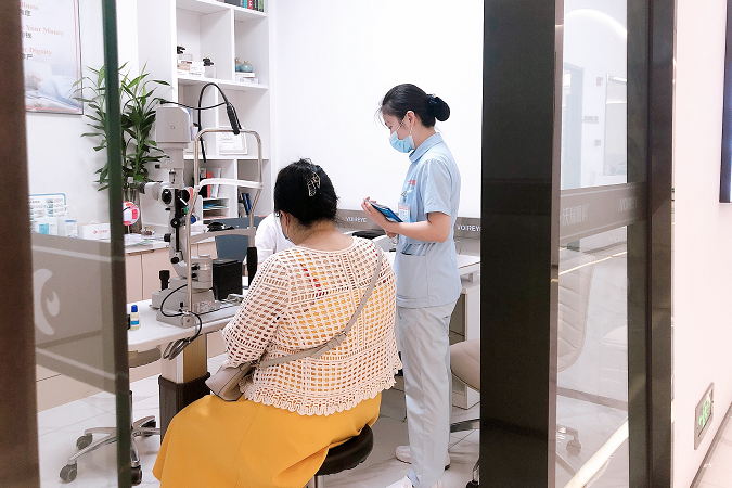 近视眼睛矫正手术多久才会恢复正常？