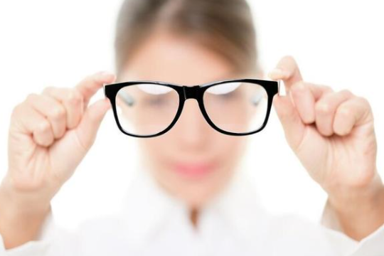 ICL晶体植入手术多少钱？