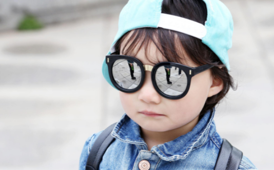 儿童近视智能眼镜价格影响因素介绍