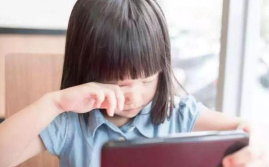 儿童干眼症眨眼多久能好呢？