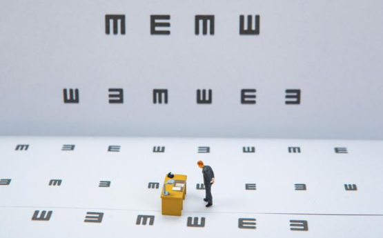 合肥沃瑞眼科医院晶体植入近视眼手术价格多少？