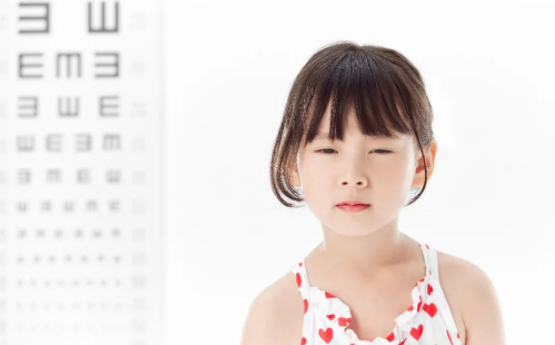 小孩视力如何矫正？