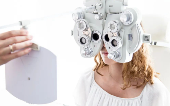 飞秒手术后为什么会有点眼干?沃瑞眼科科普