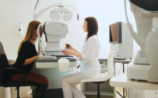 飞秒激光近视矫正手术的价格主要是在多少？