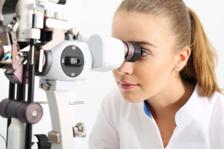 合肥屈光手术晶体植入手术和全飞秒哪个好？