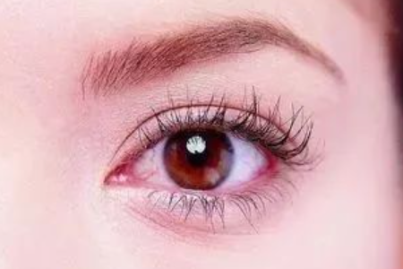 激光近视手术，半飞秒和全飞秒有什么区别？哪个好？