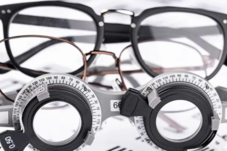 矫正近视的方法有几种？全飞秒近视激光手术为什么比较贵？