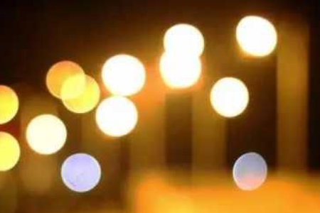 眼睛散光是怎样引起的？能治吗？