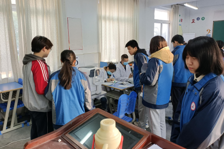 沃瑞眼科走进安庆九中，开展眼健康公益体检活动